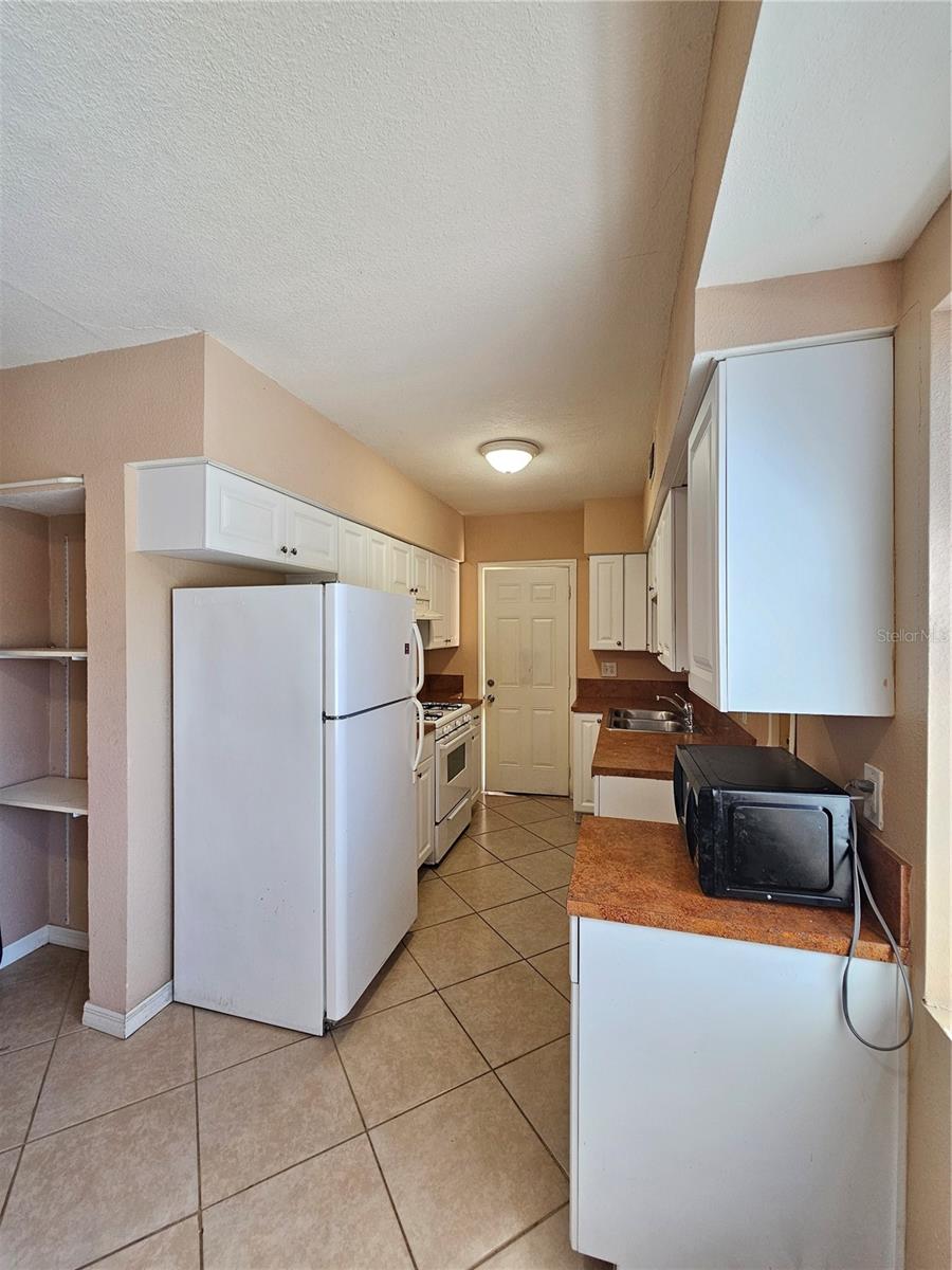 Image 5 of 13 For 1355 Drew Street 203