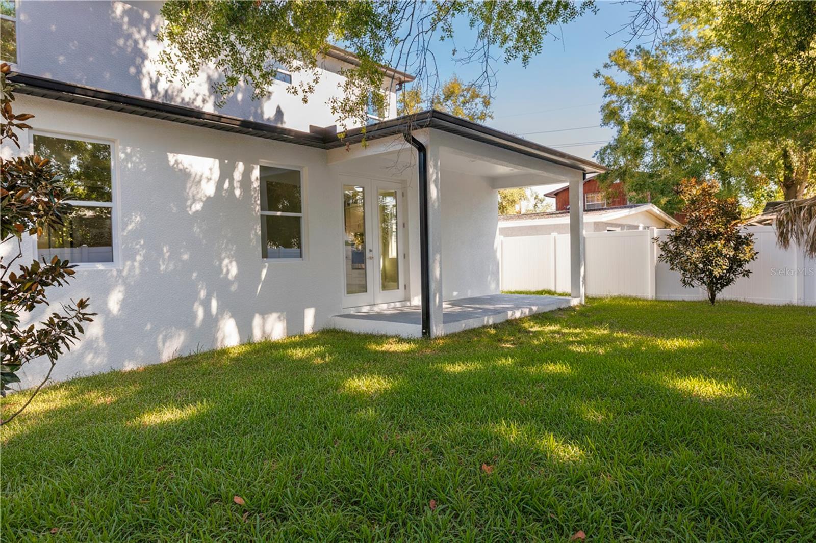 Listing photo id 35 for 4006 La Salle Street