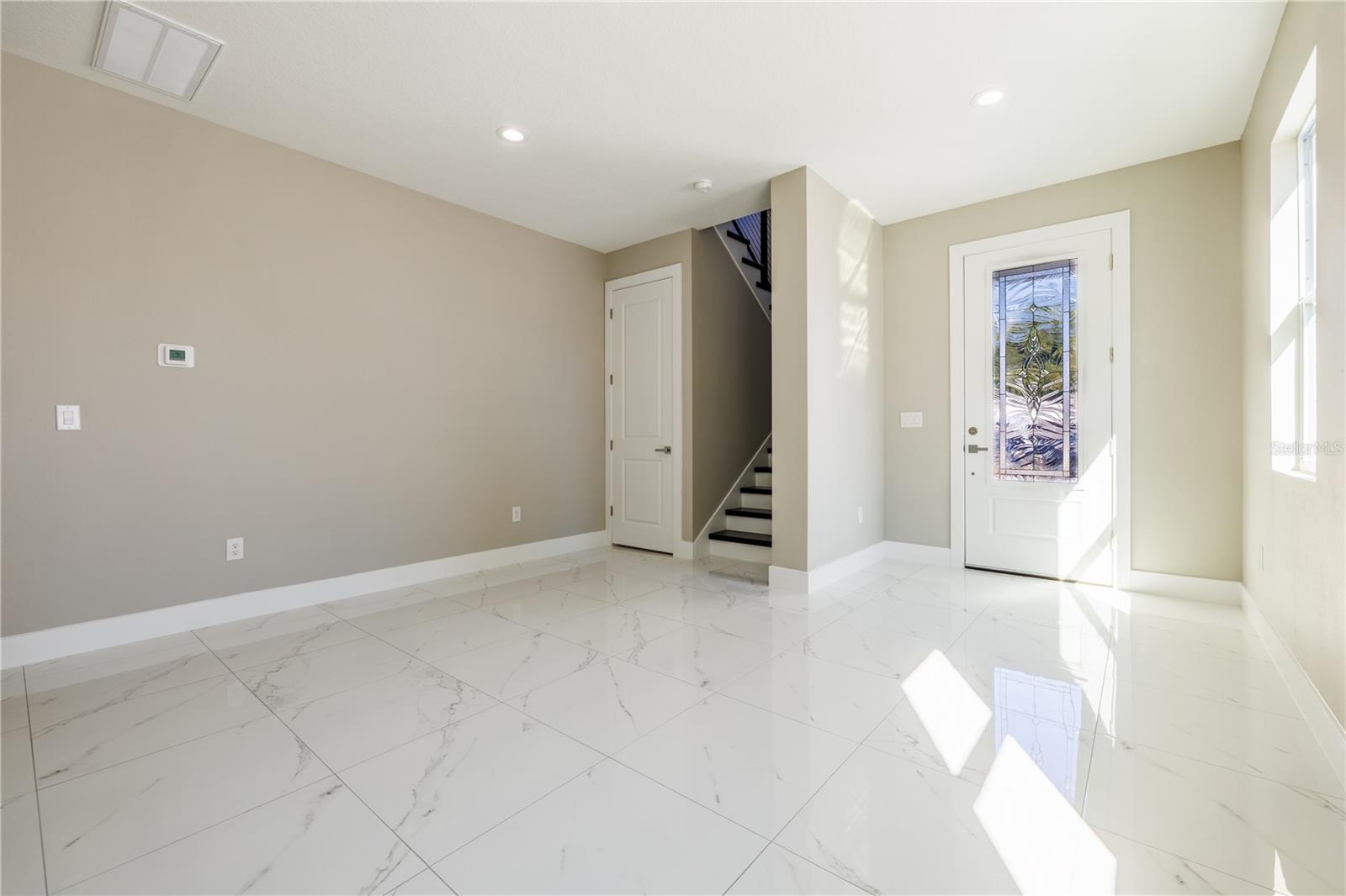 Listing photo id 4 for 4006 La Salle Street