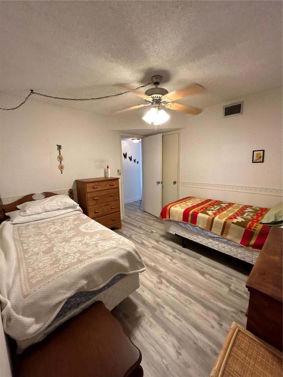 Image 15 of 32 For 4775 Cove Circle 1202