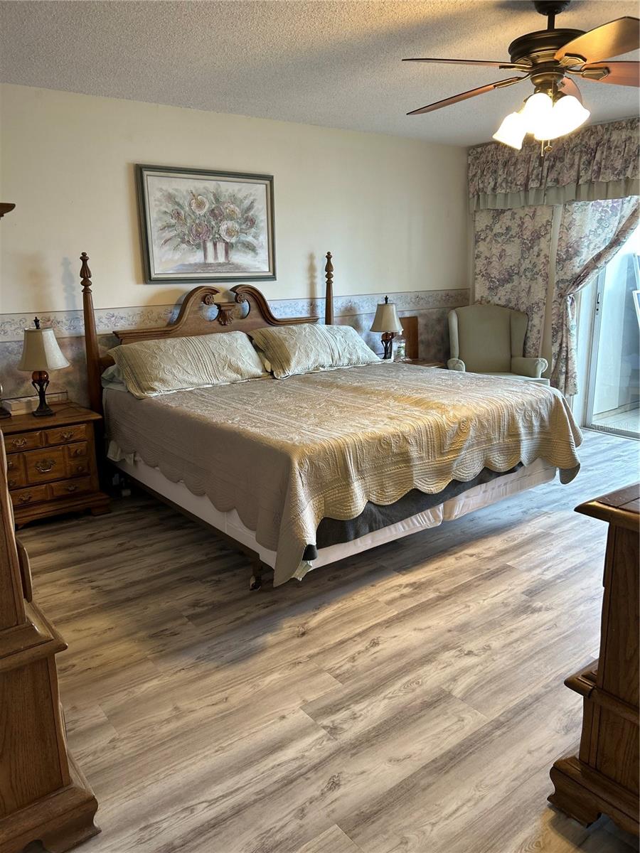 Image 16 of 32 For 4775 Cove Circle 1202