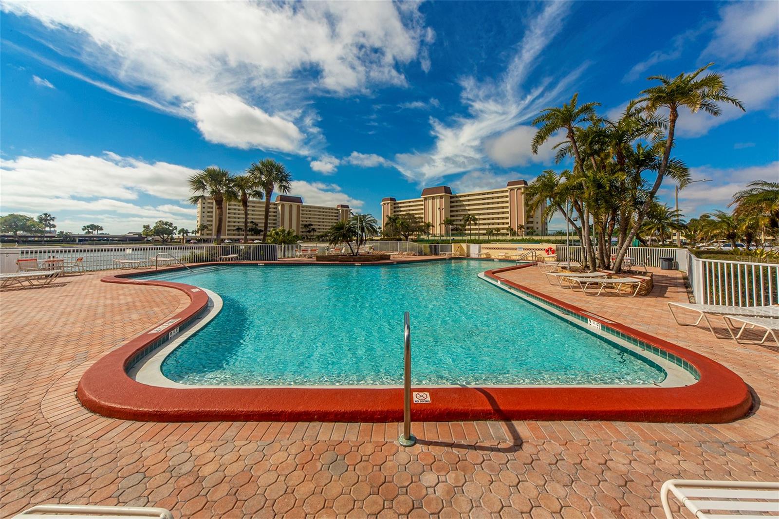 Image 27 of 32 For 4775 Cove Circle 1202