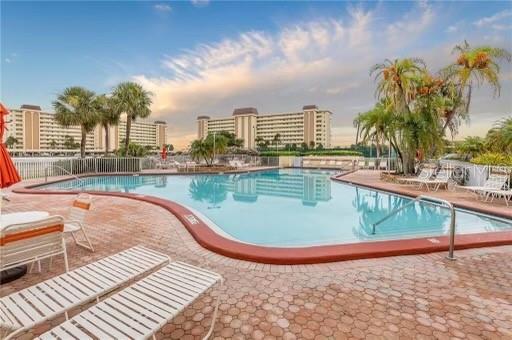 Image 28 of 32 For 4775 Cove Circle 1202