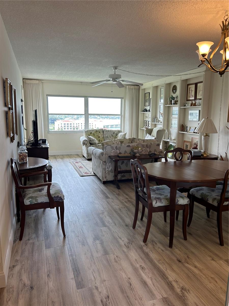 Image 4 of 32 For 4775 Cove Circle 1202