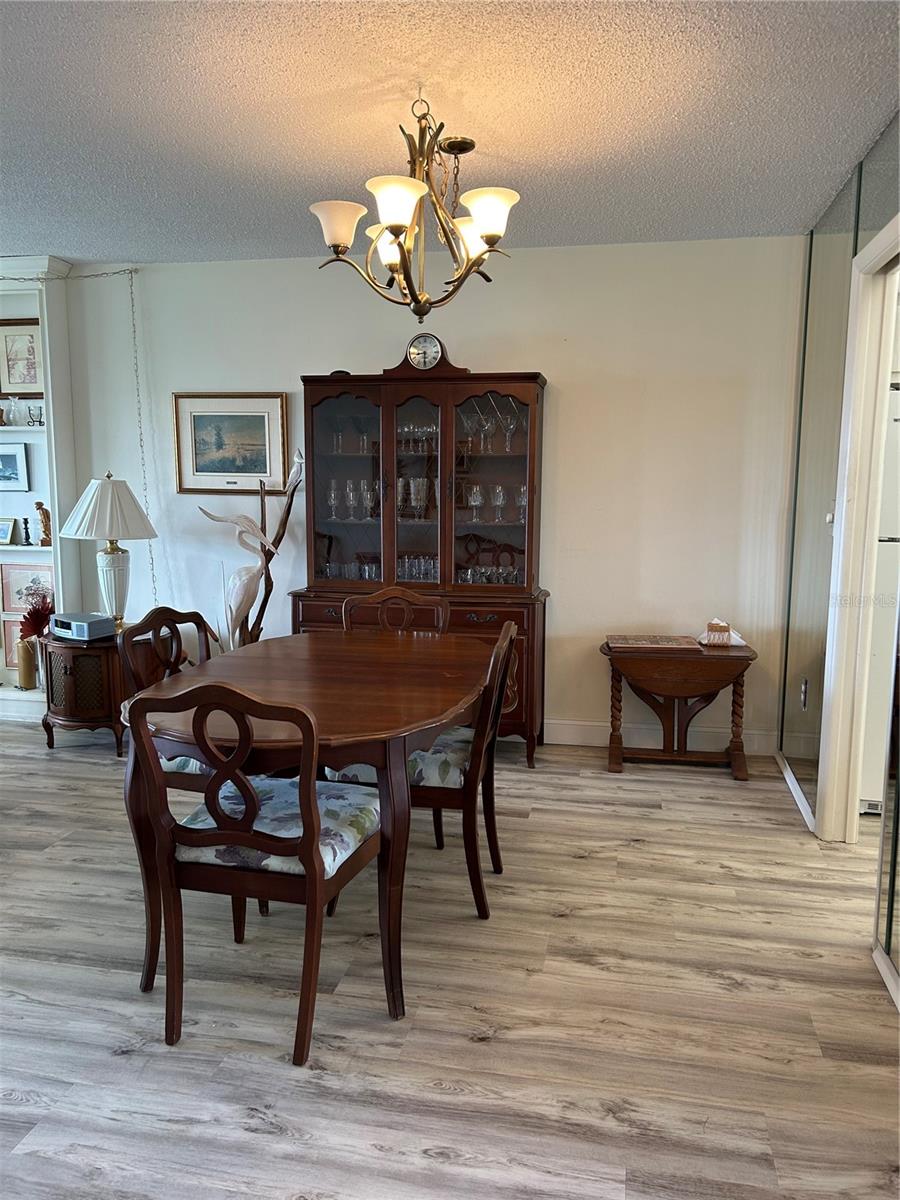 Image 6 of 32 For 4775 Cove Circle 1202