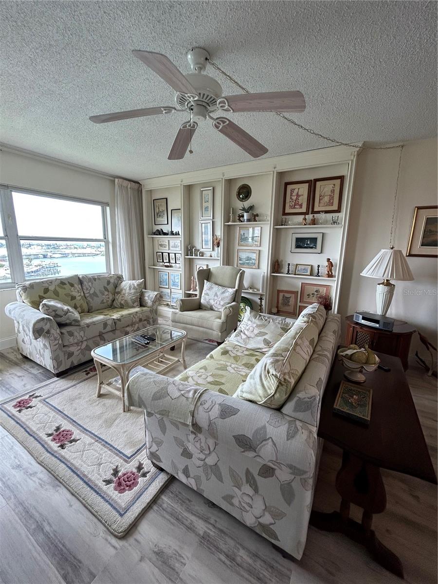 Image 8 of 32 For 4775 Cove Circle 1202