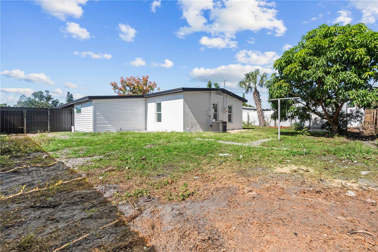 Image 11 of 60 For 5101 Town N Country Boulevard