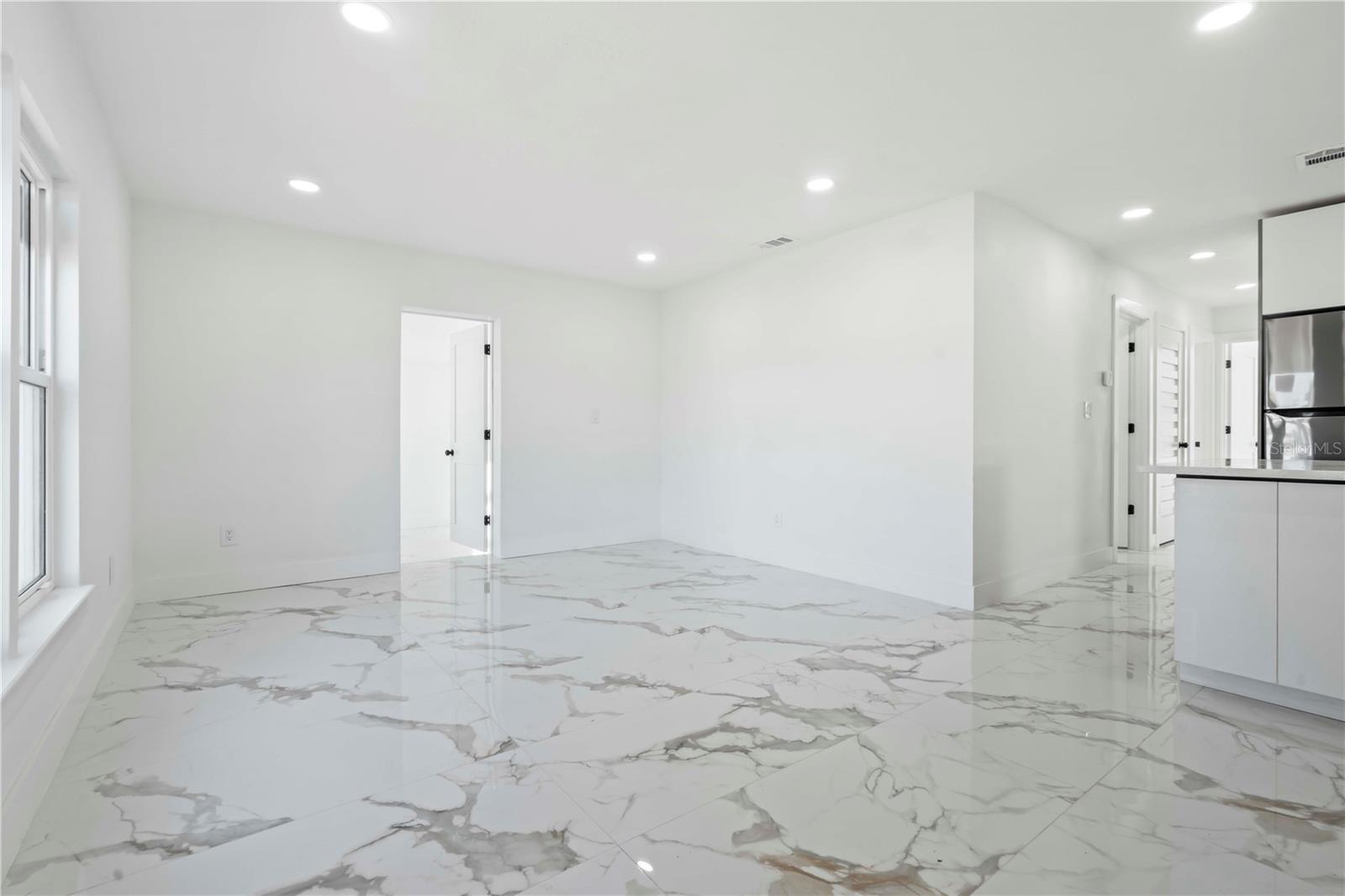 Image 15 of 60 For 5101 Town N Country Boulevard