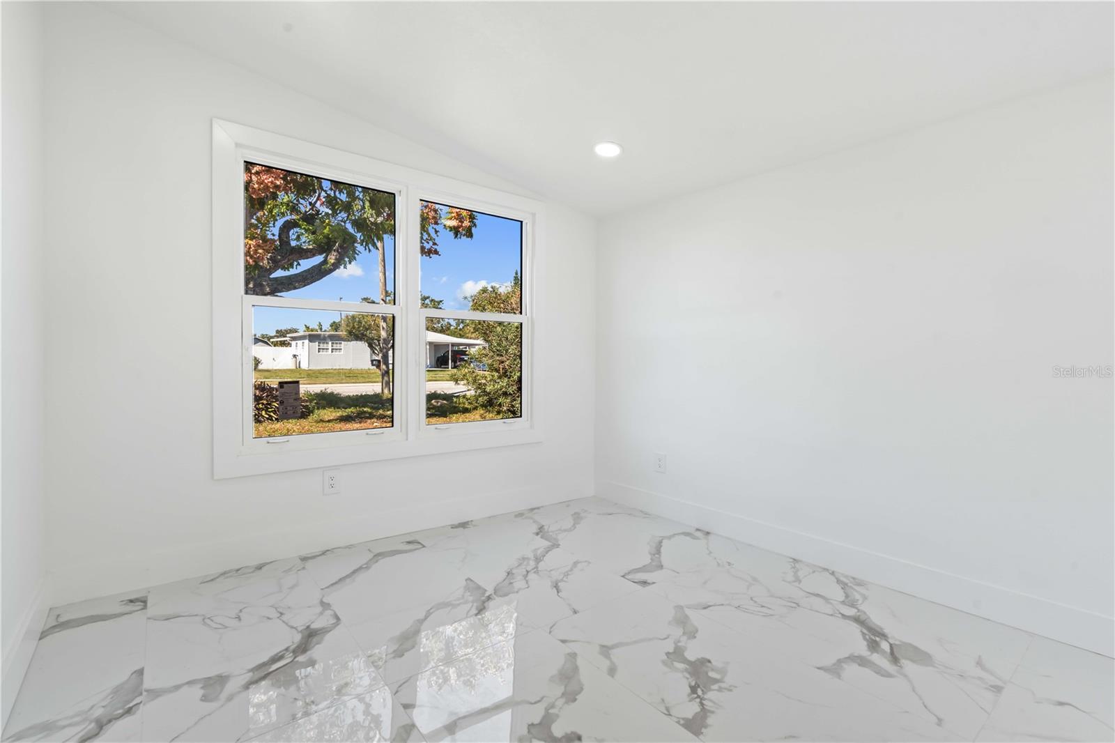 Image 25 of 60 For 5101 Town N Country Boulevard