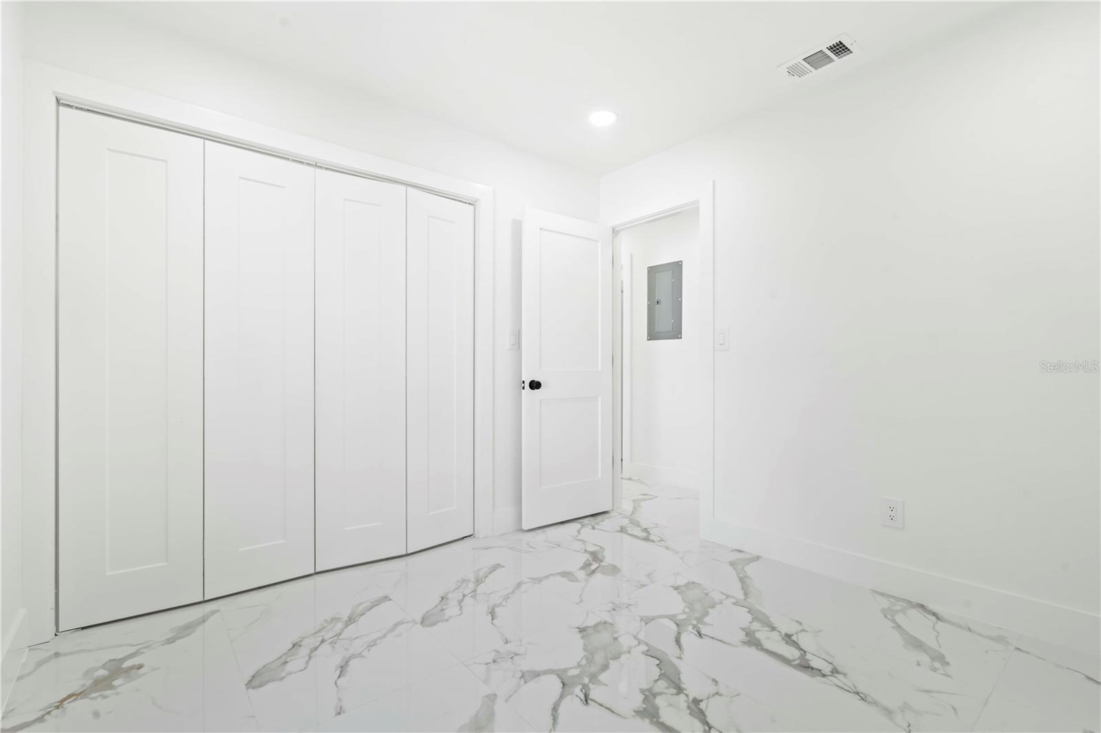 Image 28 of 60 For 5101 Town N Country Boulevard