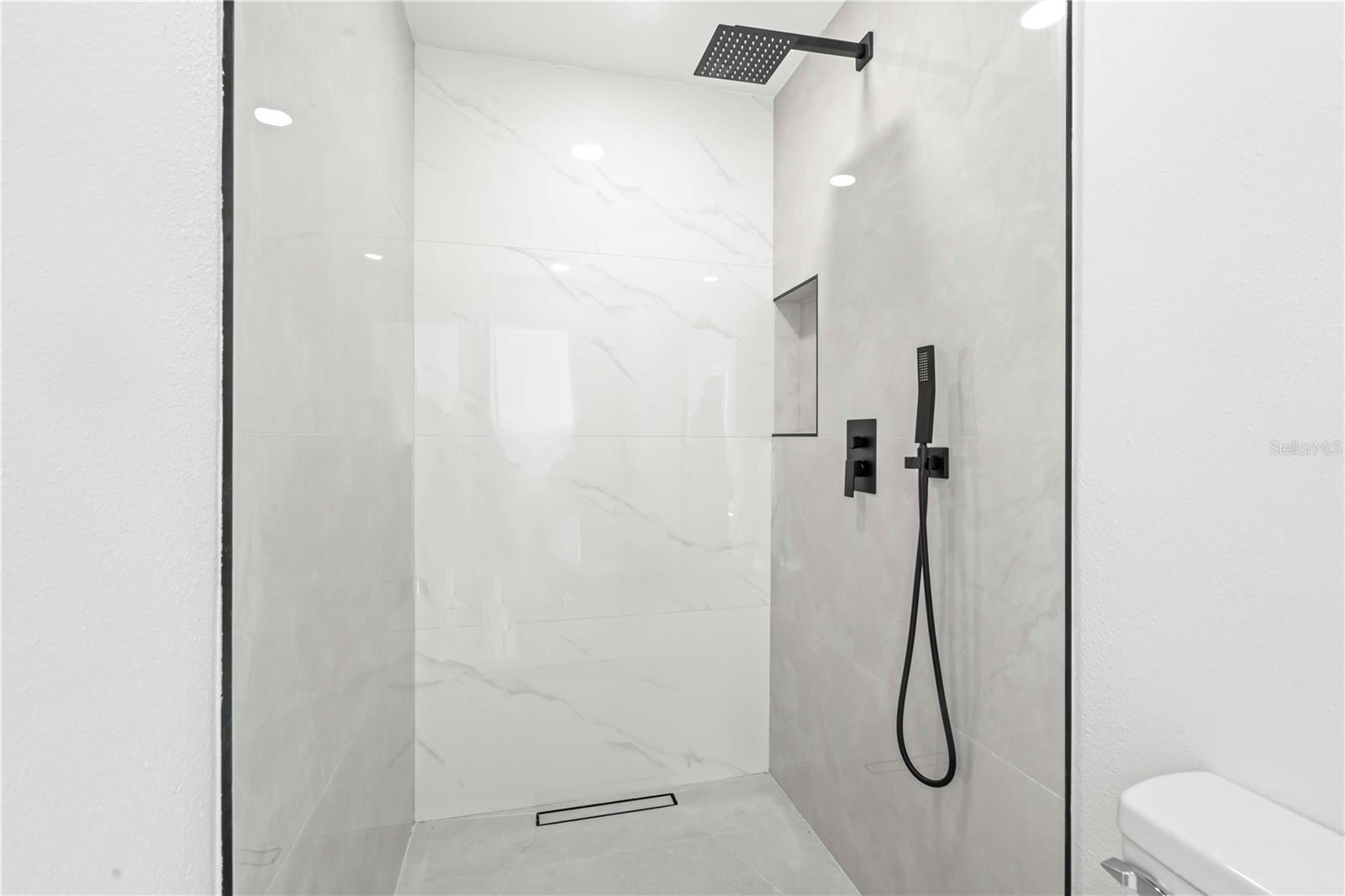 Image 37 of 60 For 5101 Town N Country Boulevard