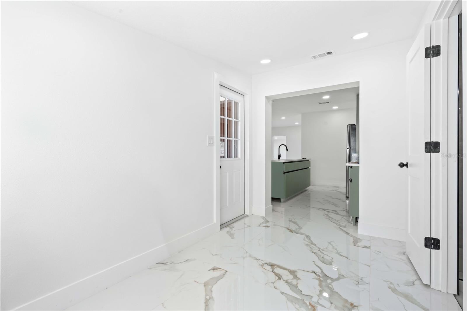 Image 39 of 60 For 5101 Town N Country Boulevard