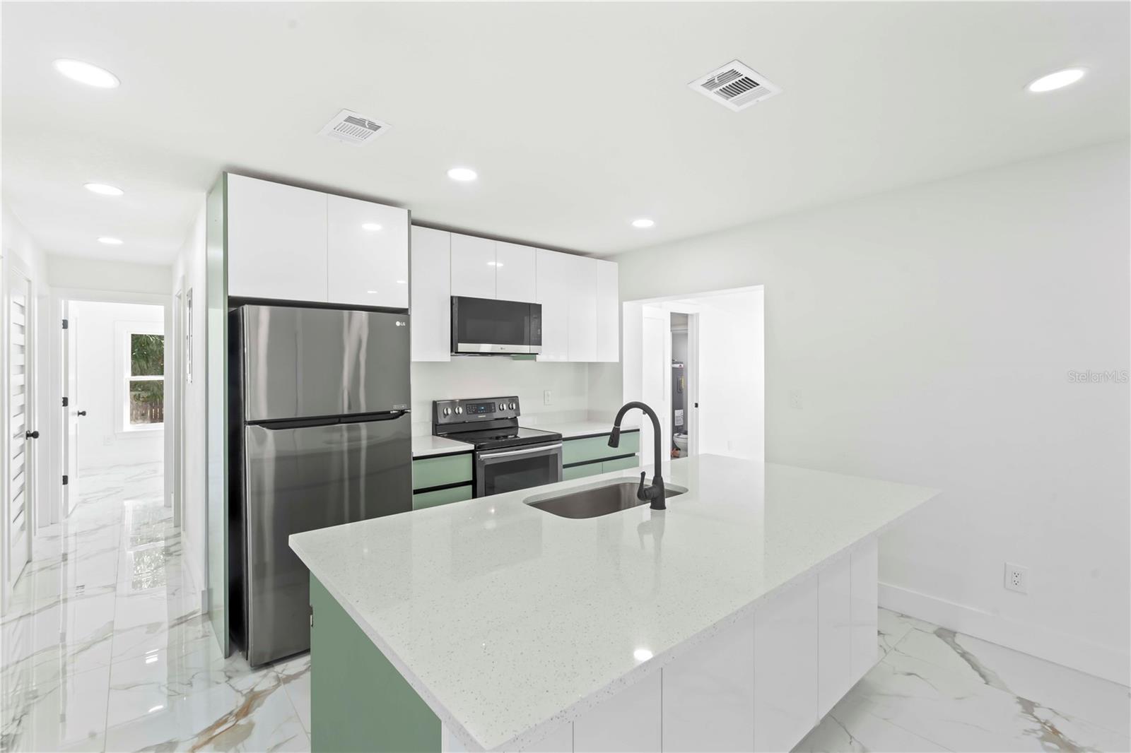 Image 40 of 60 For 5101 Town N Country Boulevard