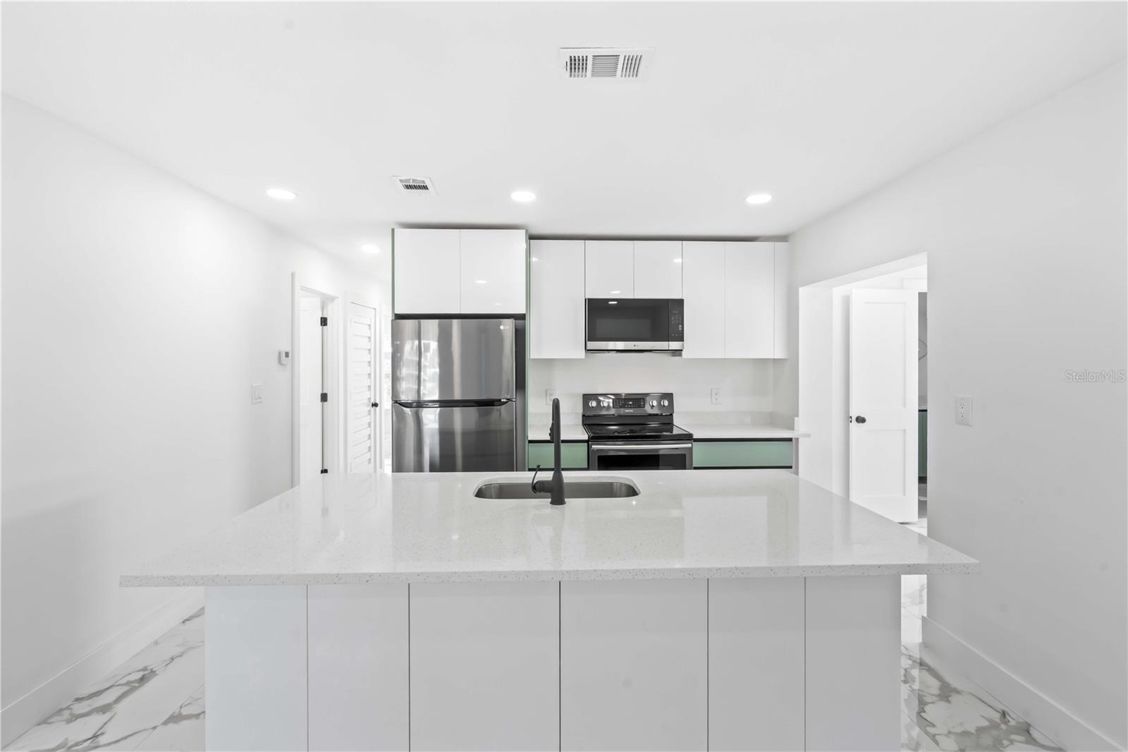 Image 41 of 60 For 5101 Town N Country Boulevard