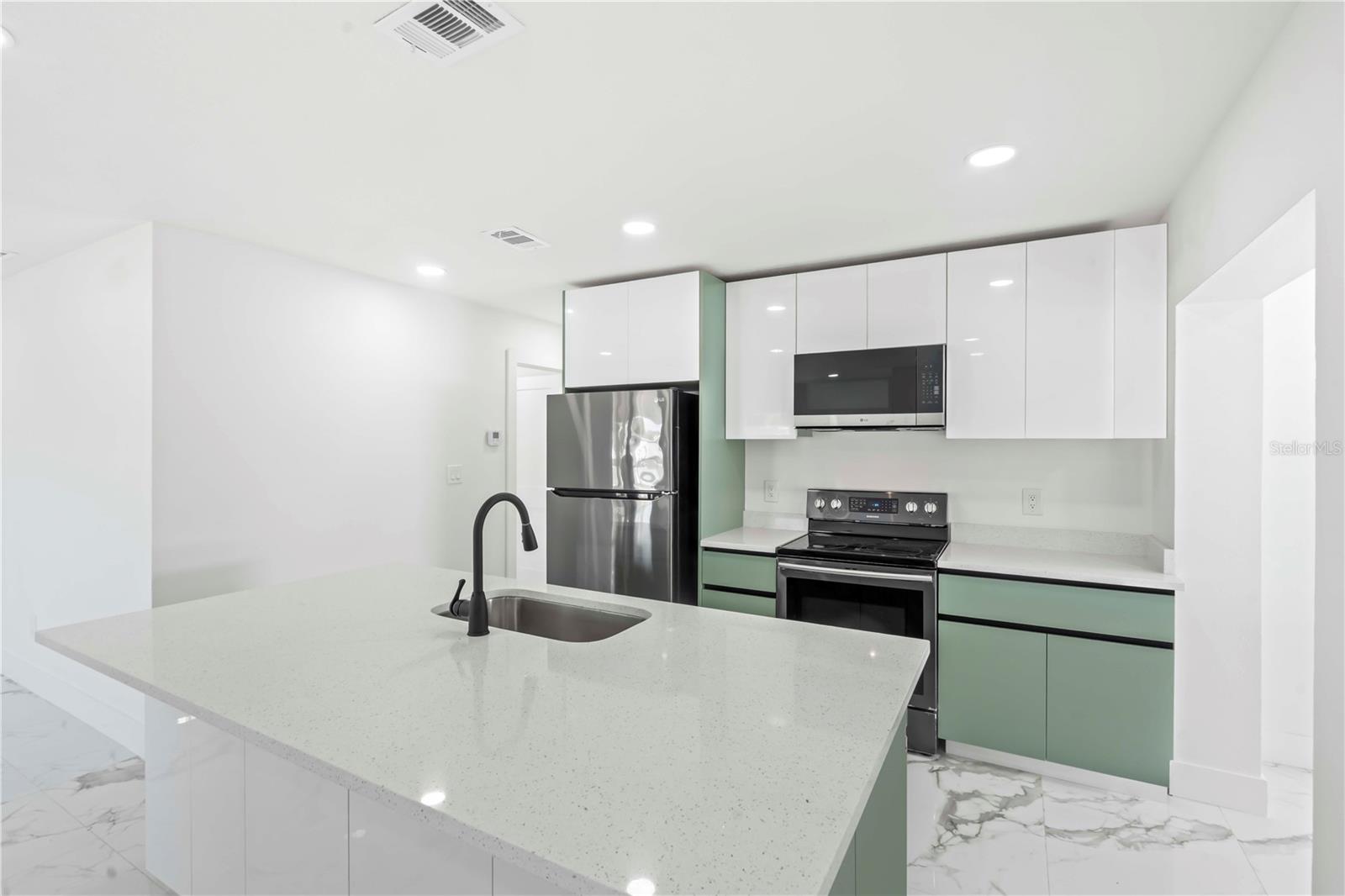 Image 42 of 60 For 5101 Town N Country Boulevard