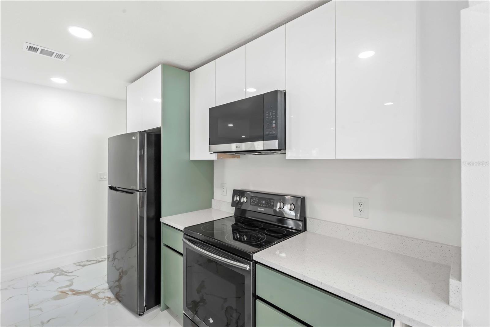 Image 44 of 60 For 5101 Town N Country Boulevard