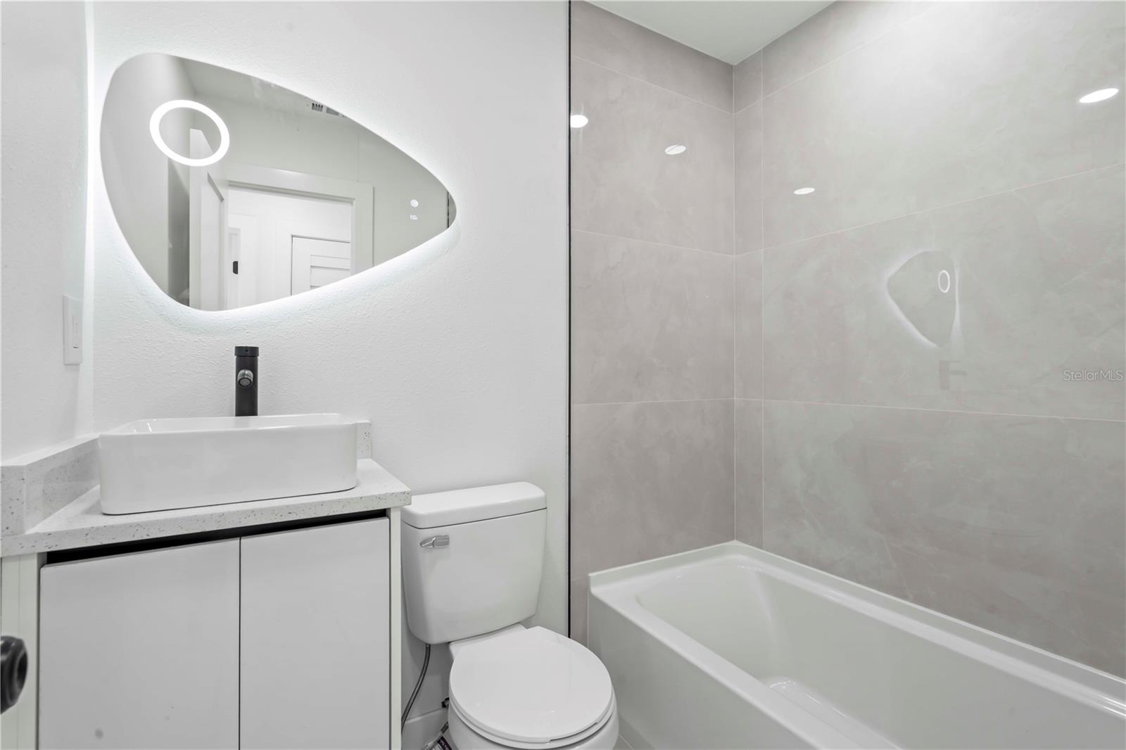 Image 46 of 60 For 5101 Town N Country Boulevard