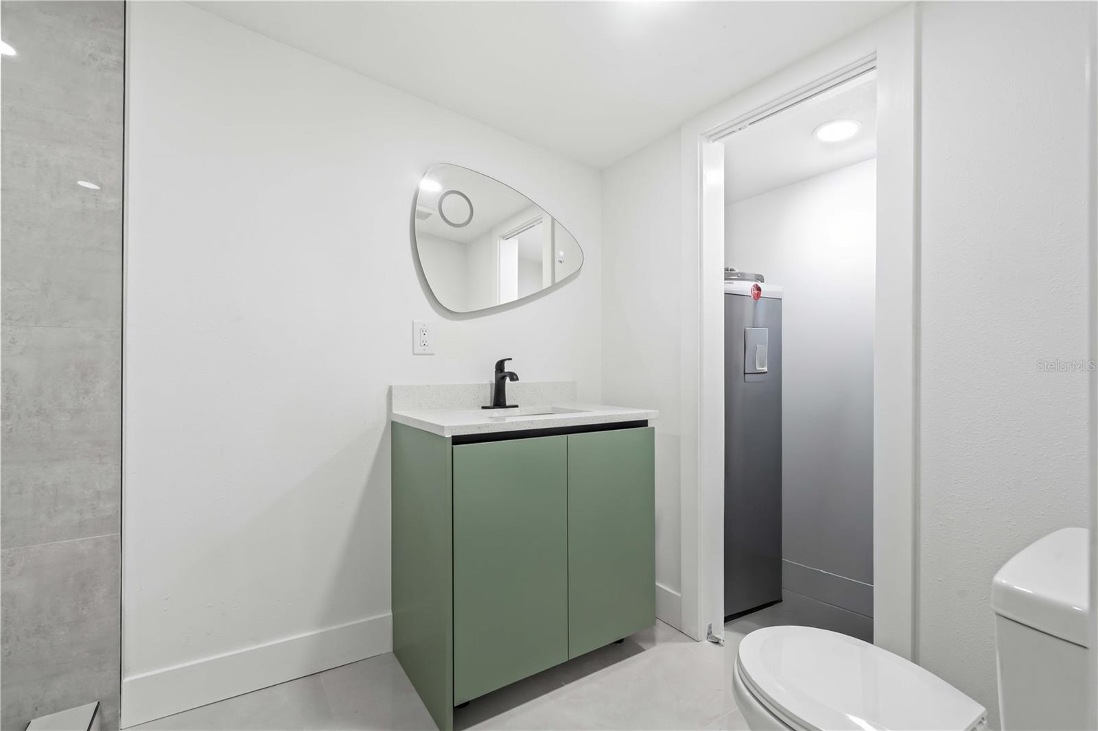 Image 48 of 60 For 5101 Town N Country Boulevard