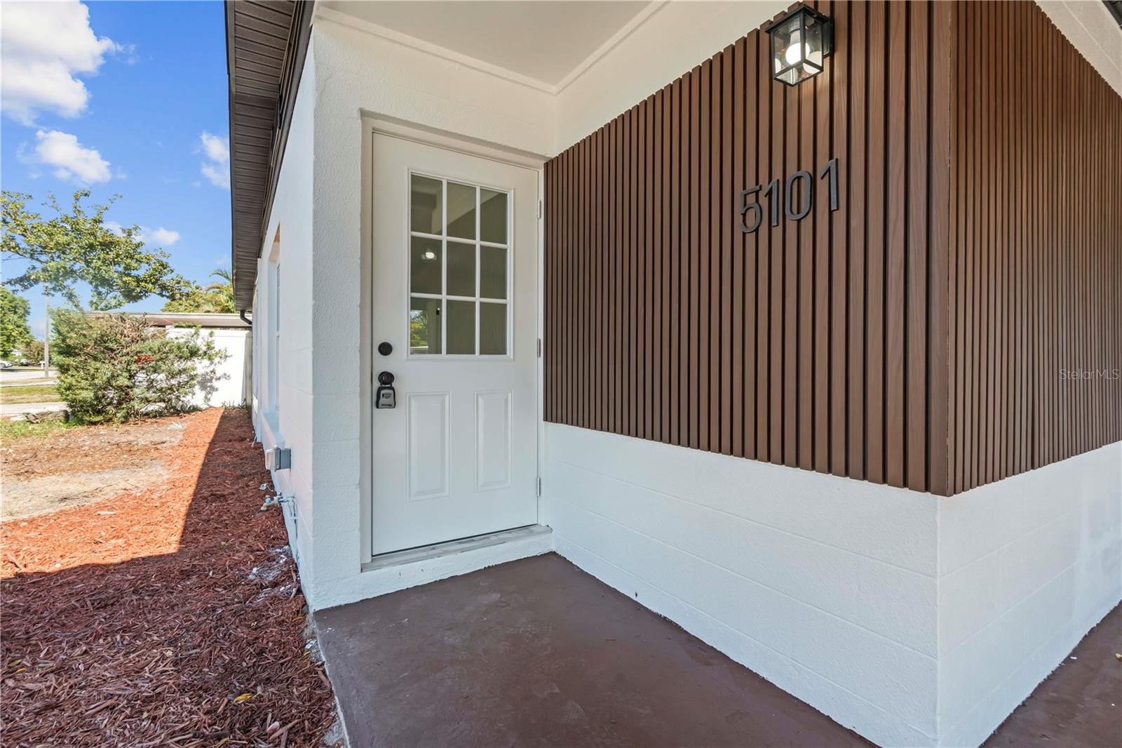 Image 9 of 60 For 5101 Town N Country Boulevard