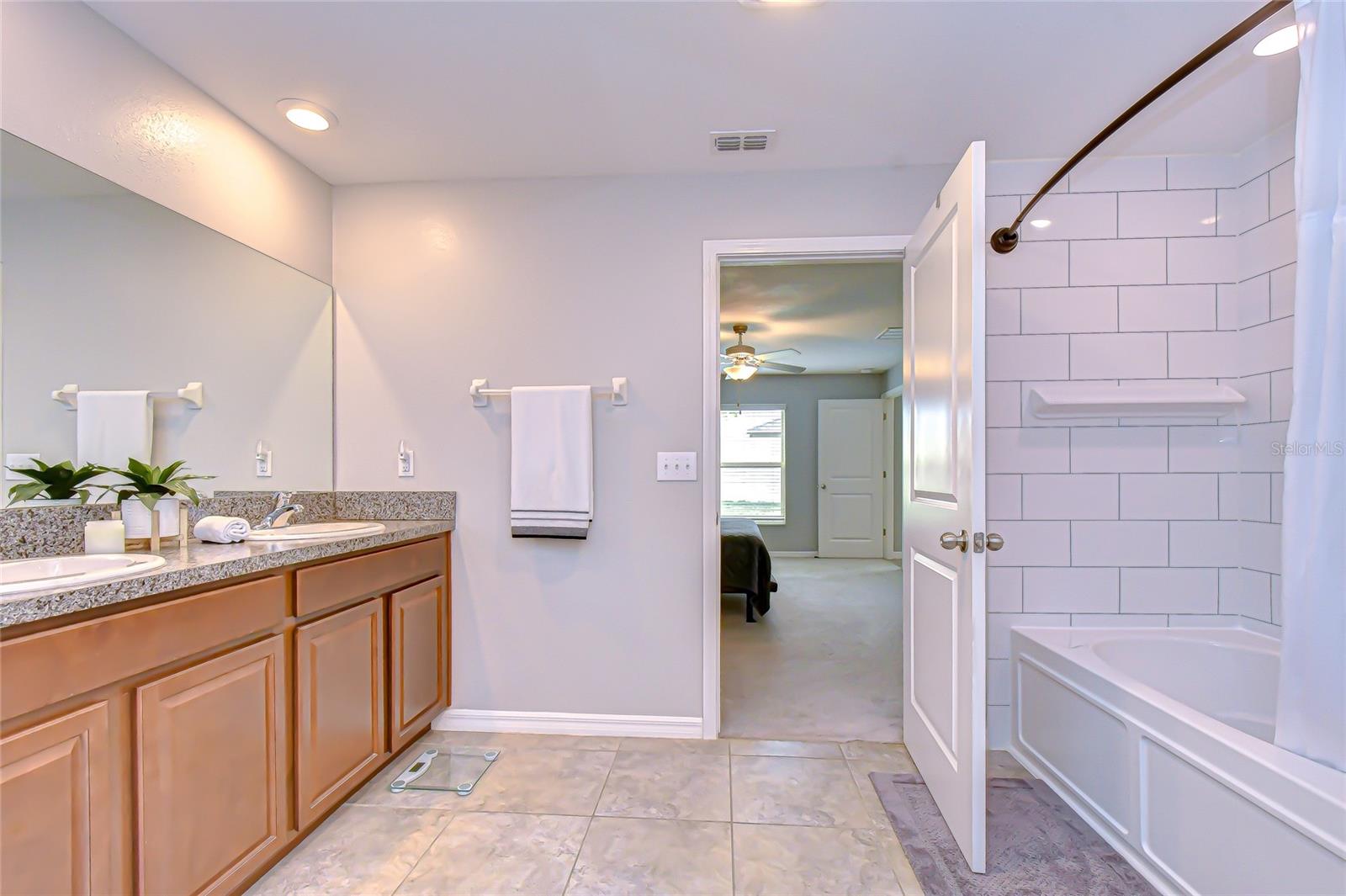 Image 15 of 26 For 10115 Paradise Fish Drive