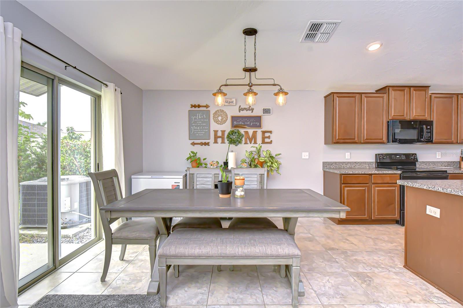 Image 4 of 26 For 10115 Paradise Fish Drive