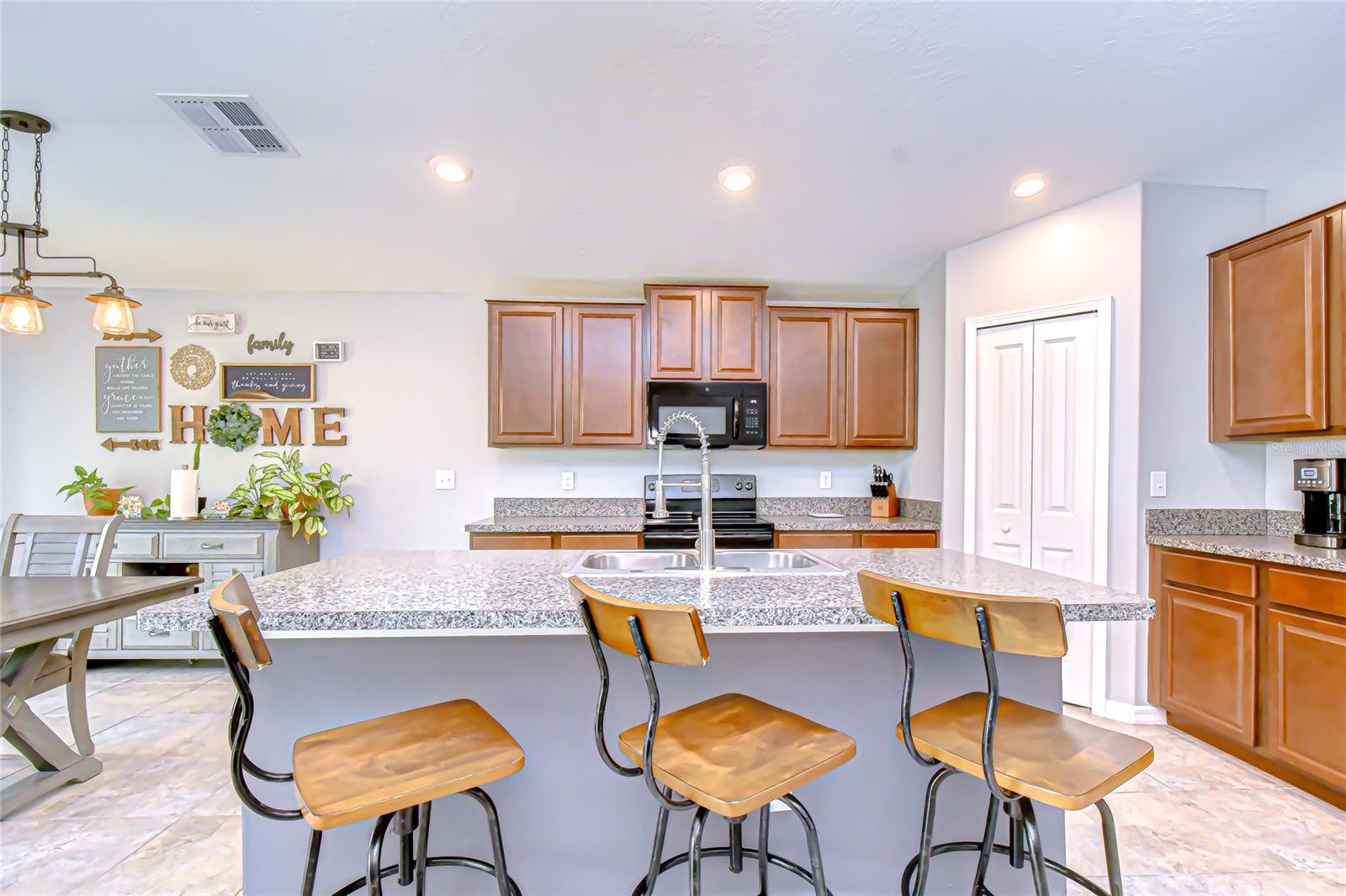 Image 6 of 26 For 10115 Paradise Fish Drive