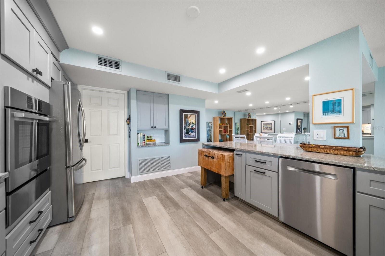 Image 21 of 72 For 200 Dolphin Point 301