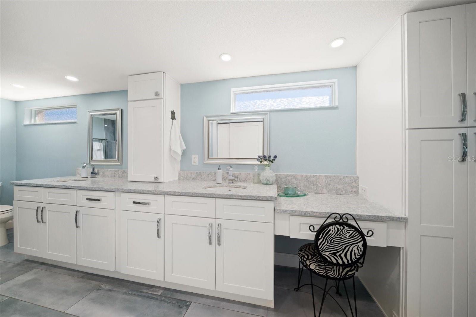 Image 38 of 72 For 200 Dolphin Point 301