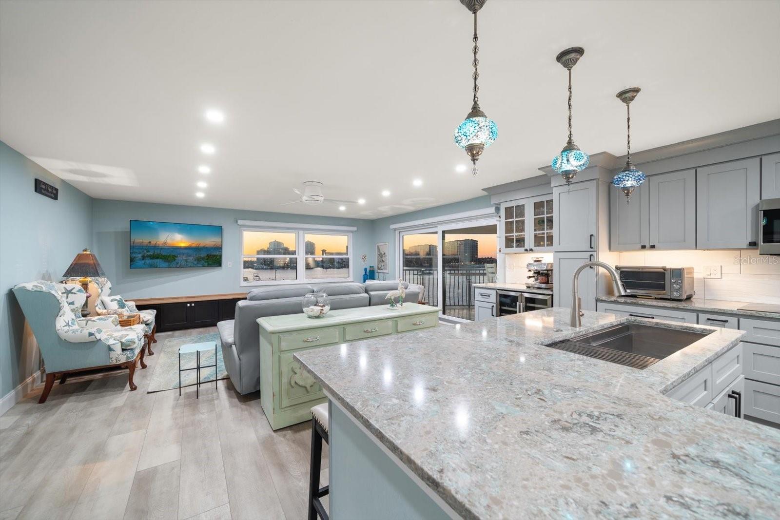 Image 7 of 72 For 200 Dolphin Point 301