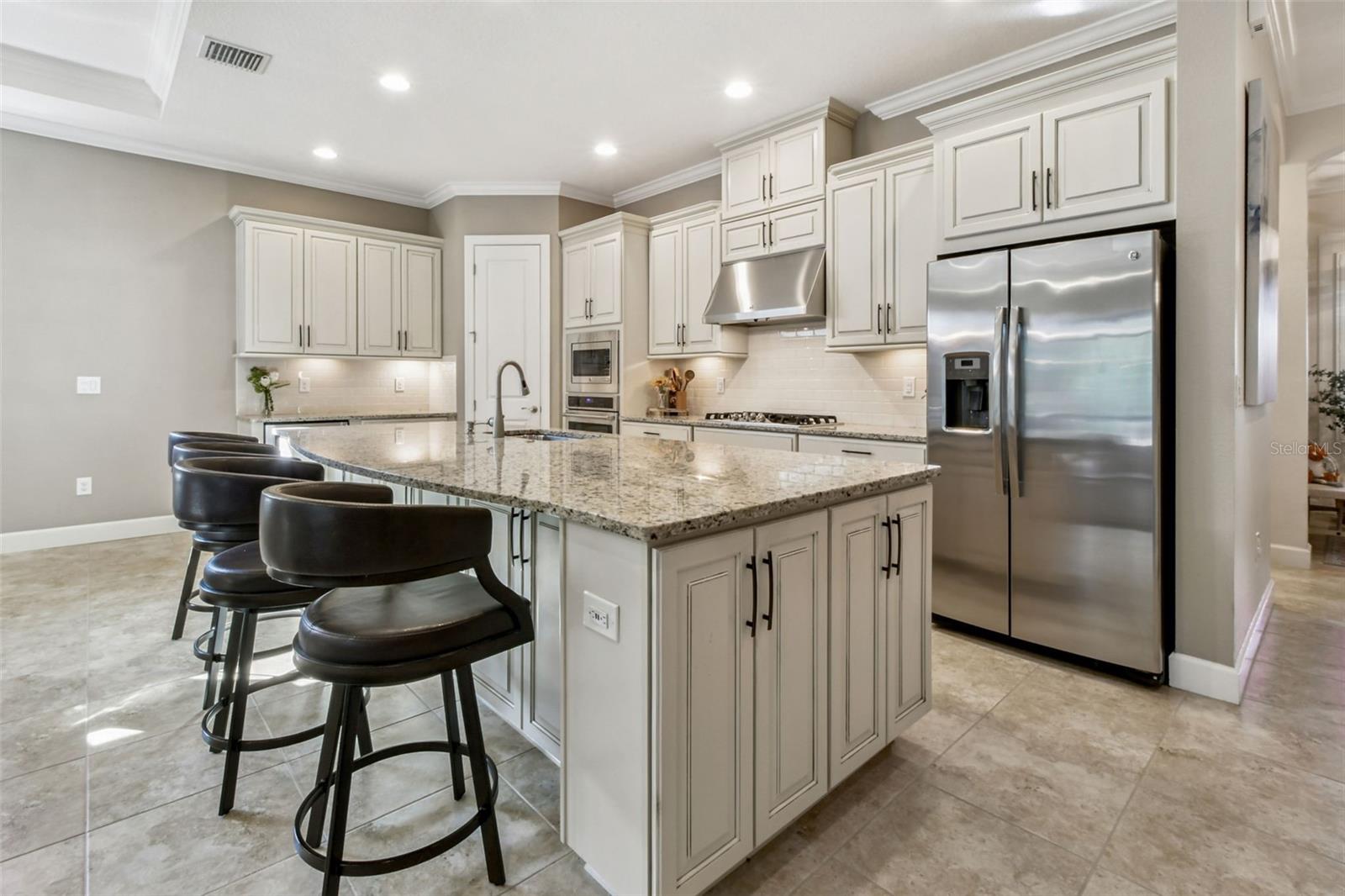 Listing photo id 11 for 8543 Grand Alberato Road