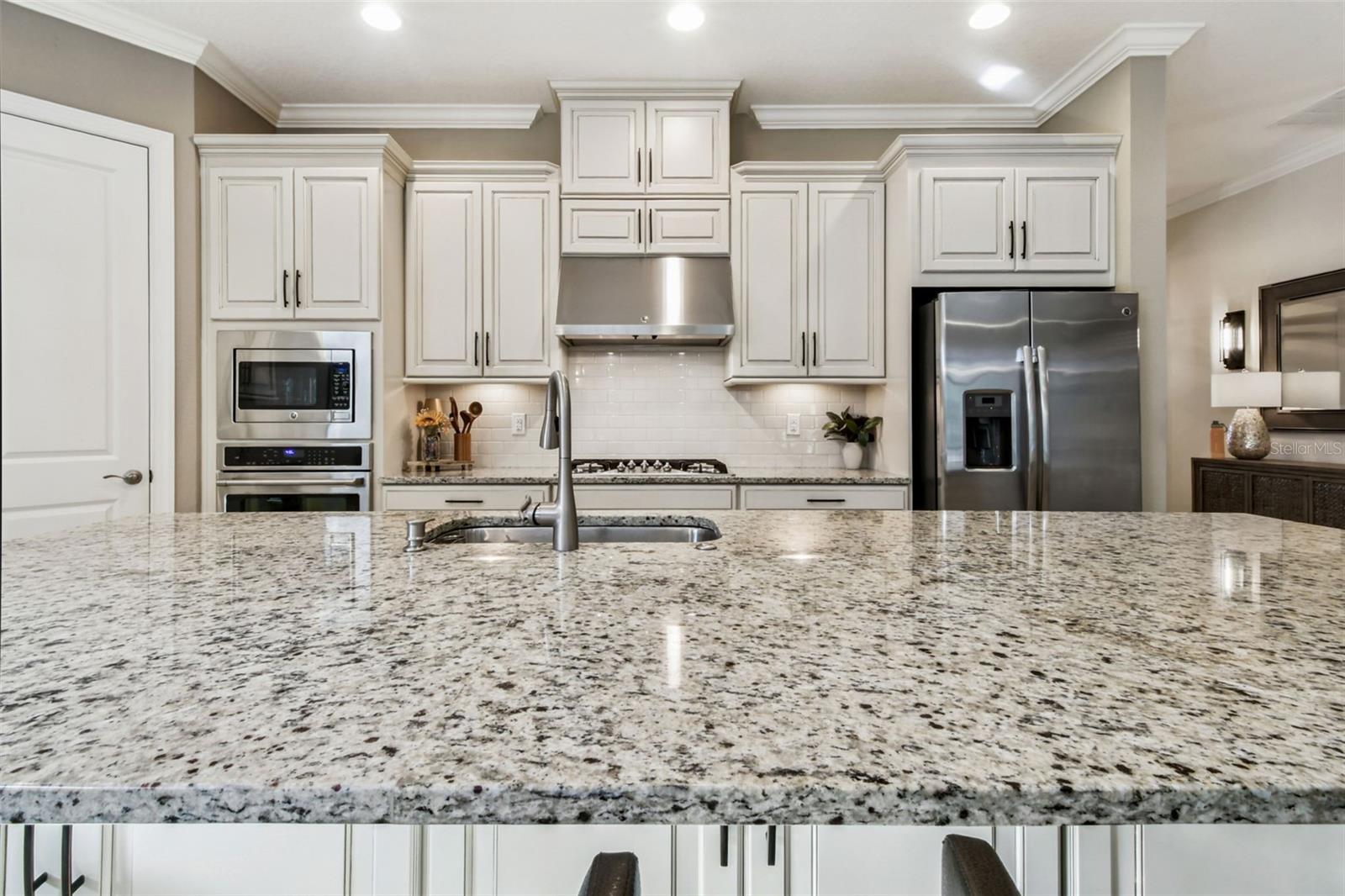 Listing photo id 12 for 8543 Grand Alberato Road