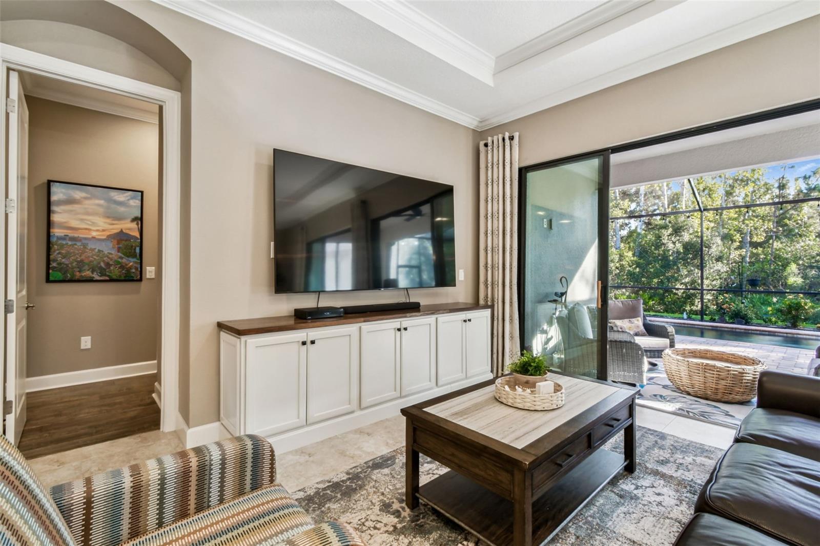 Listing photo id 21 for 8543 Grand Alberato Road