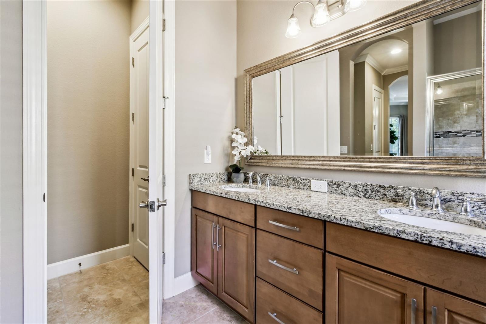 Listing photo id 27 for 8543 Grand Alberato Road