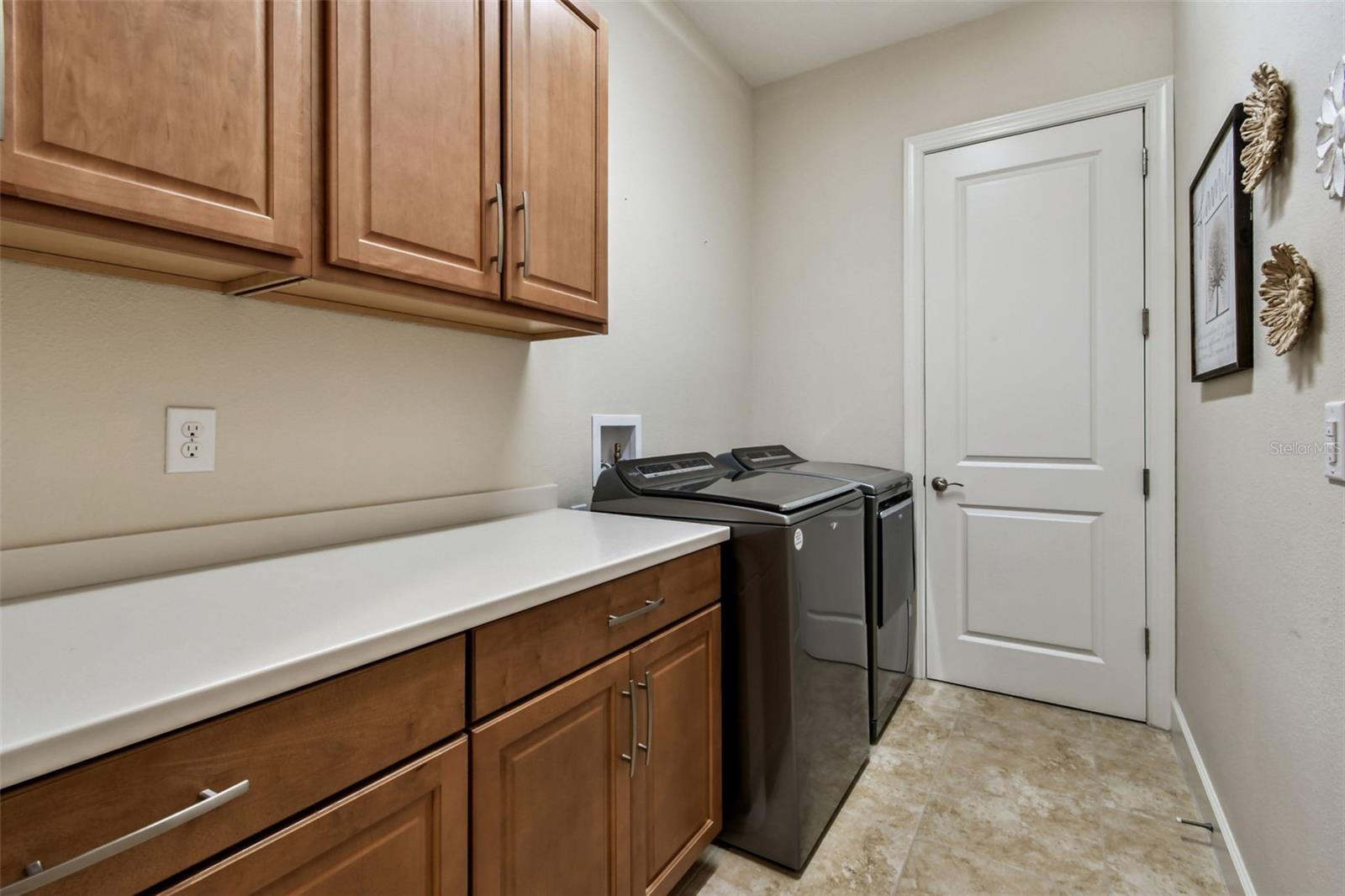 Listing photo id 37 for 8543 Grand Alberato Road