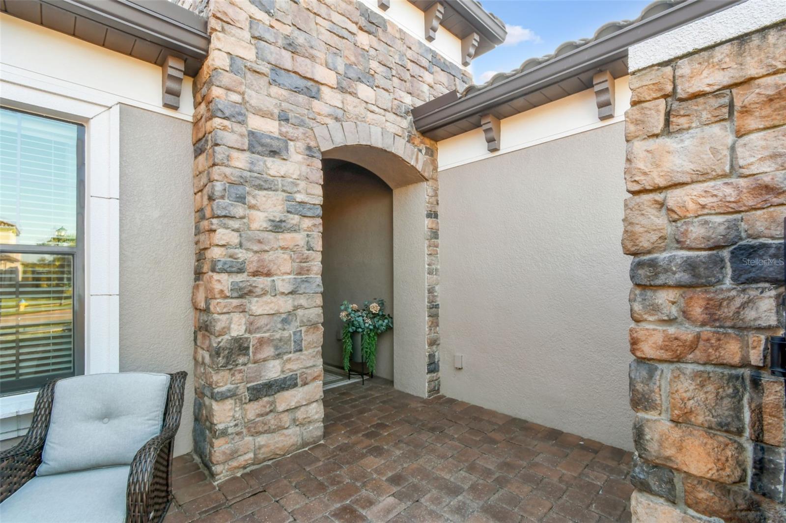 Listing photo id 4 for 8543 Grand Alberato Road