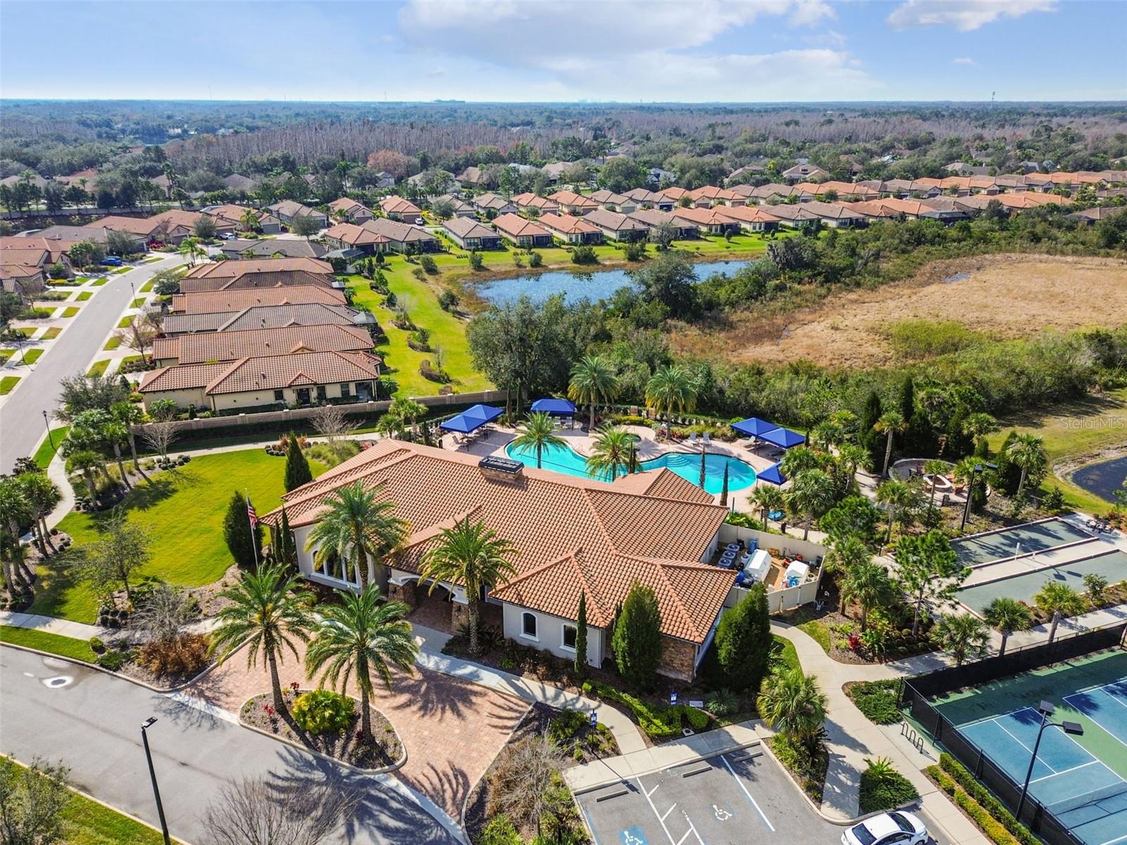 Listing photo id 77 for 8543 Grand Alberato Road