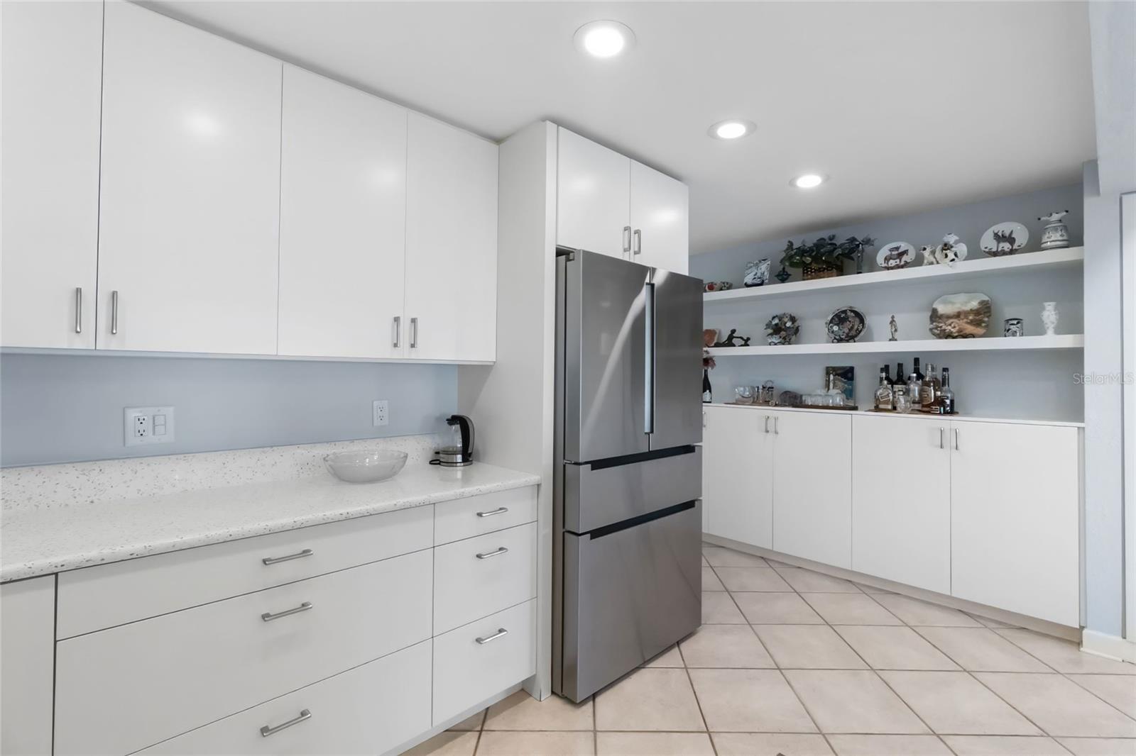 Listing photo id 21 for 1909 Beach Drive Se