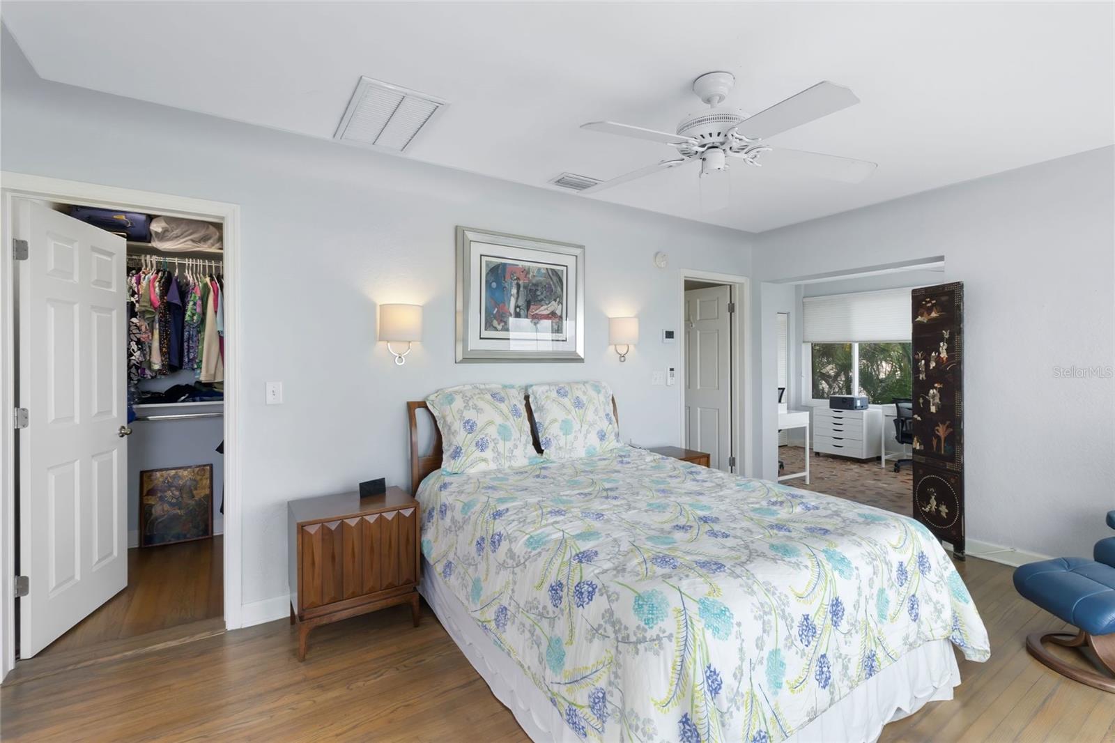 Listing photo id 32 for 1909 Beach Drive Se