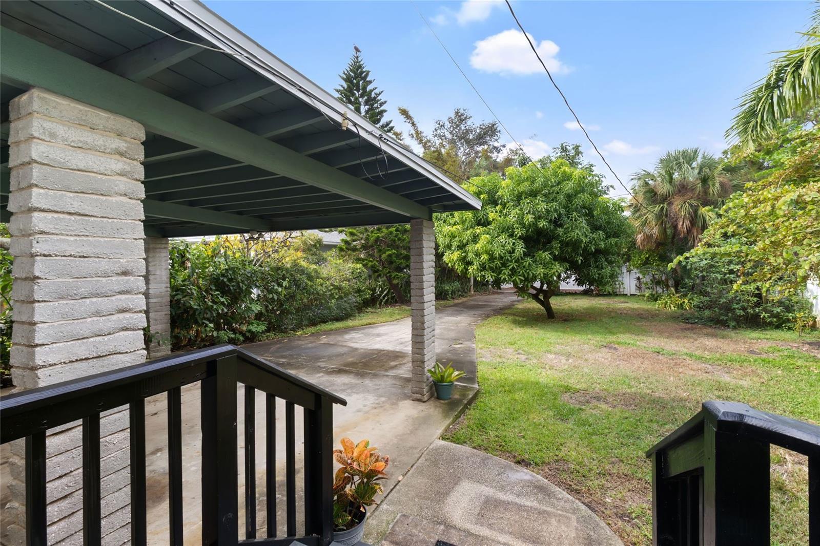 Listing photo id 44 for 1909 Beach Drive Se