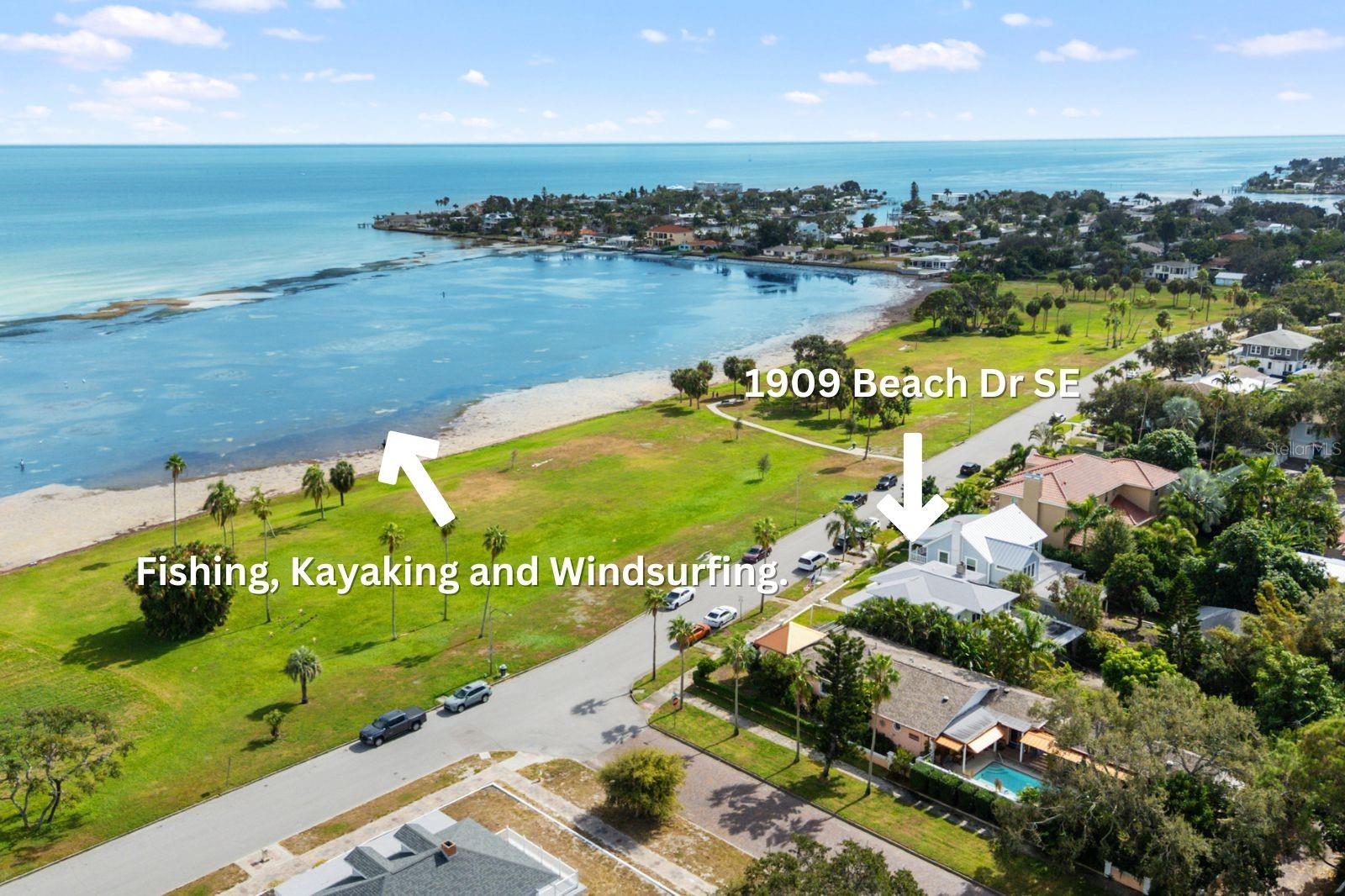 Listing photo id 53 for 1909 Beach Drive Se