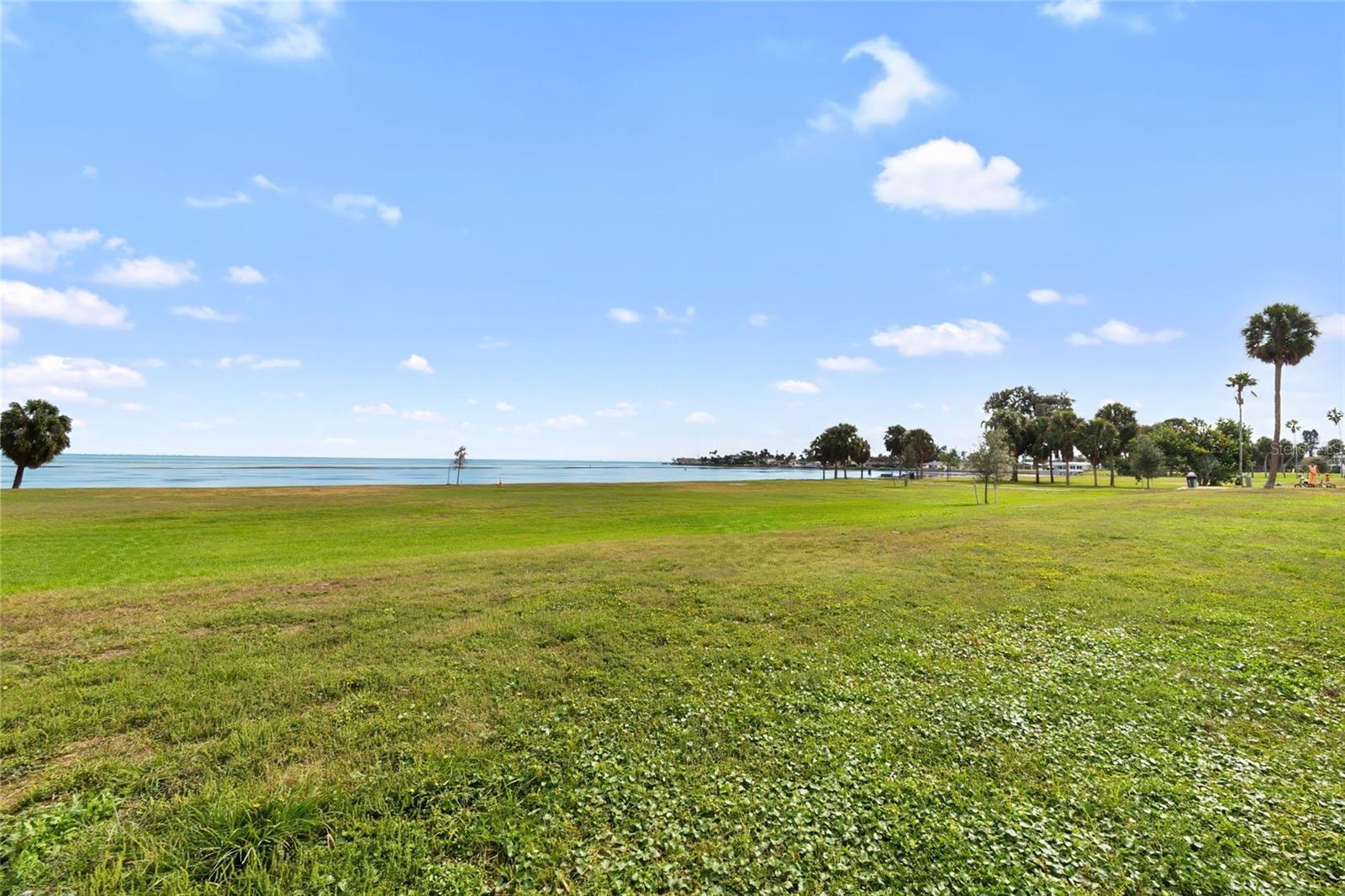 Listing photo id 56 for 1909 Beach Drive Se