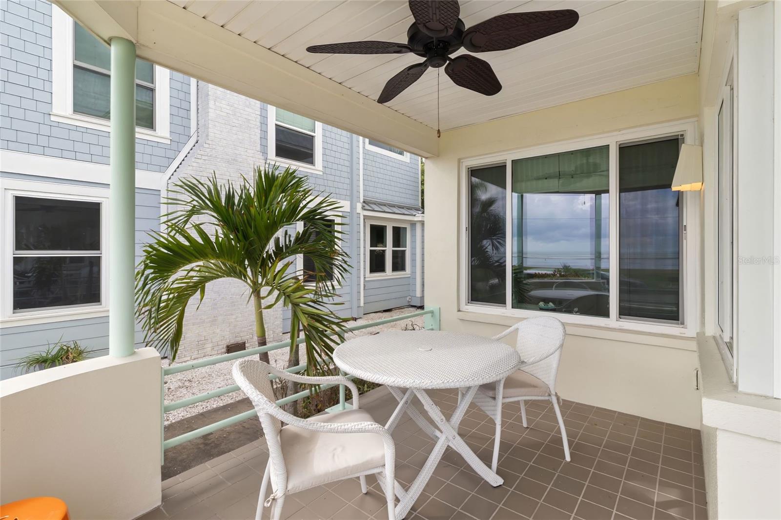 Listing photo id 6 for 1909 Beach Drive Se