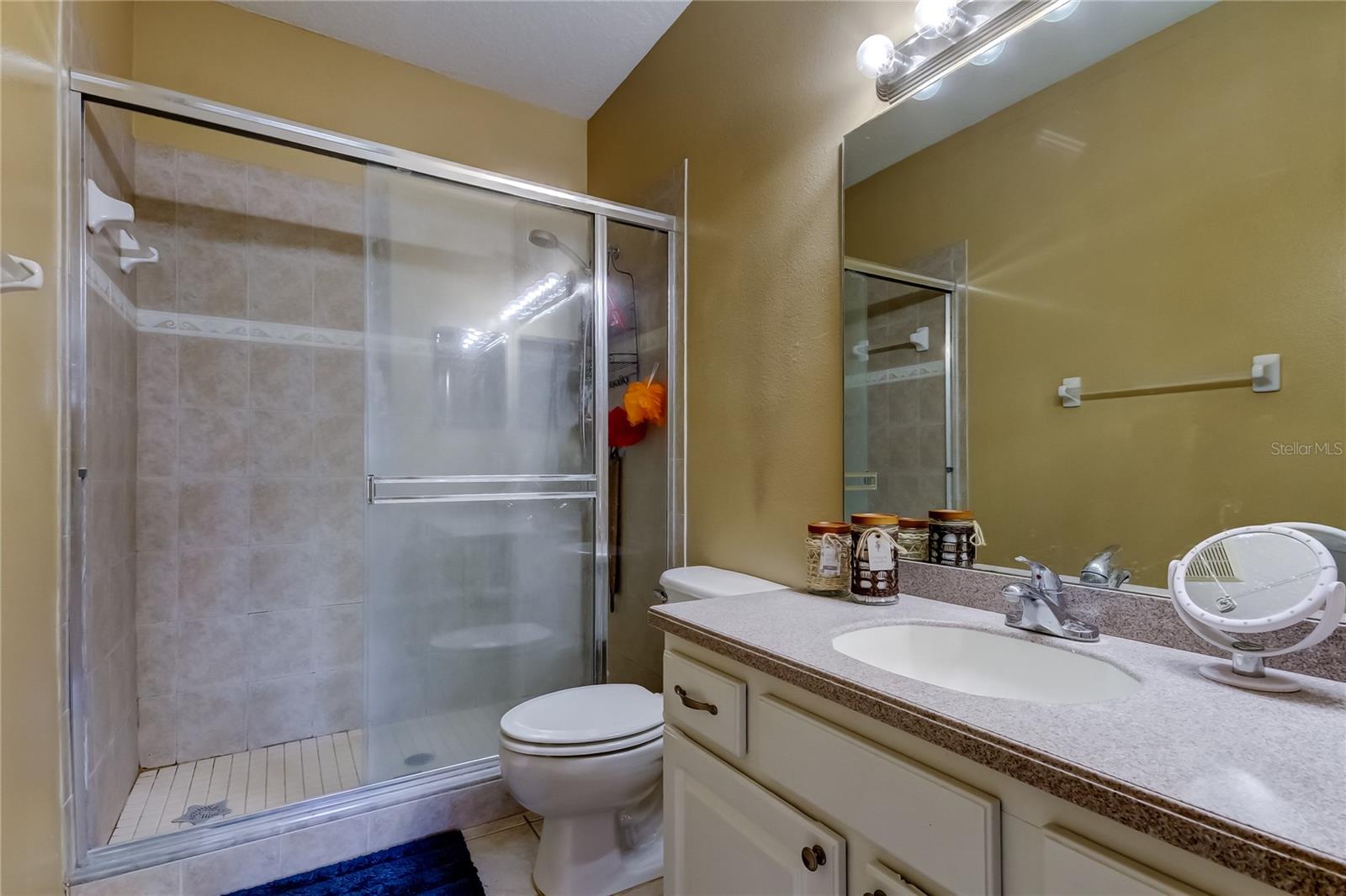 Image 19 of 29 For 6407 Spring Oak Court