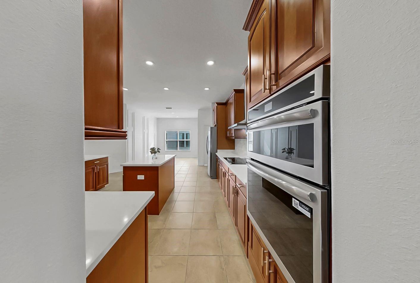 Image 16 of 70 For 302 York Dale Drive