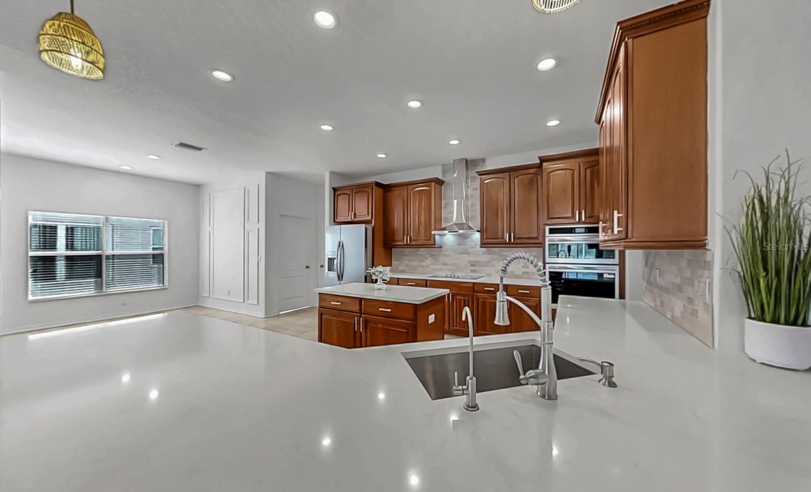 Image 21 of 70 For 302 York Dale Drive