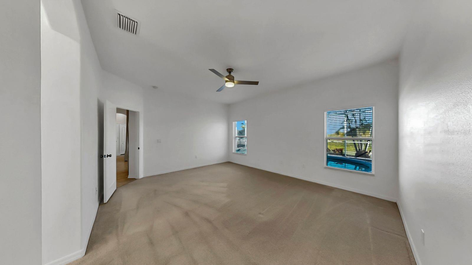 Image 31 of 70 For 302 York Dale Drive