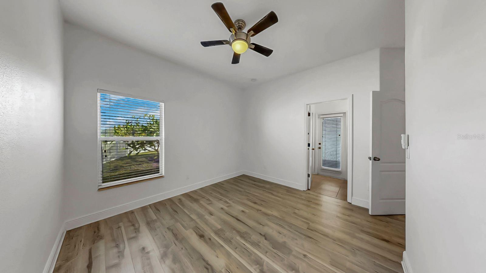 Image 38 of 70 For 302 York Dale Drive