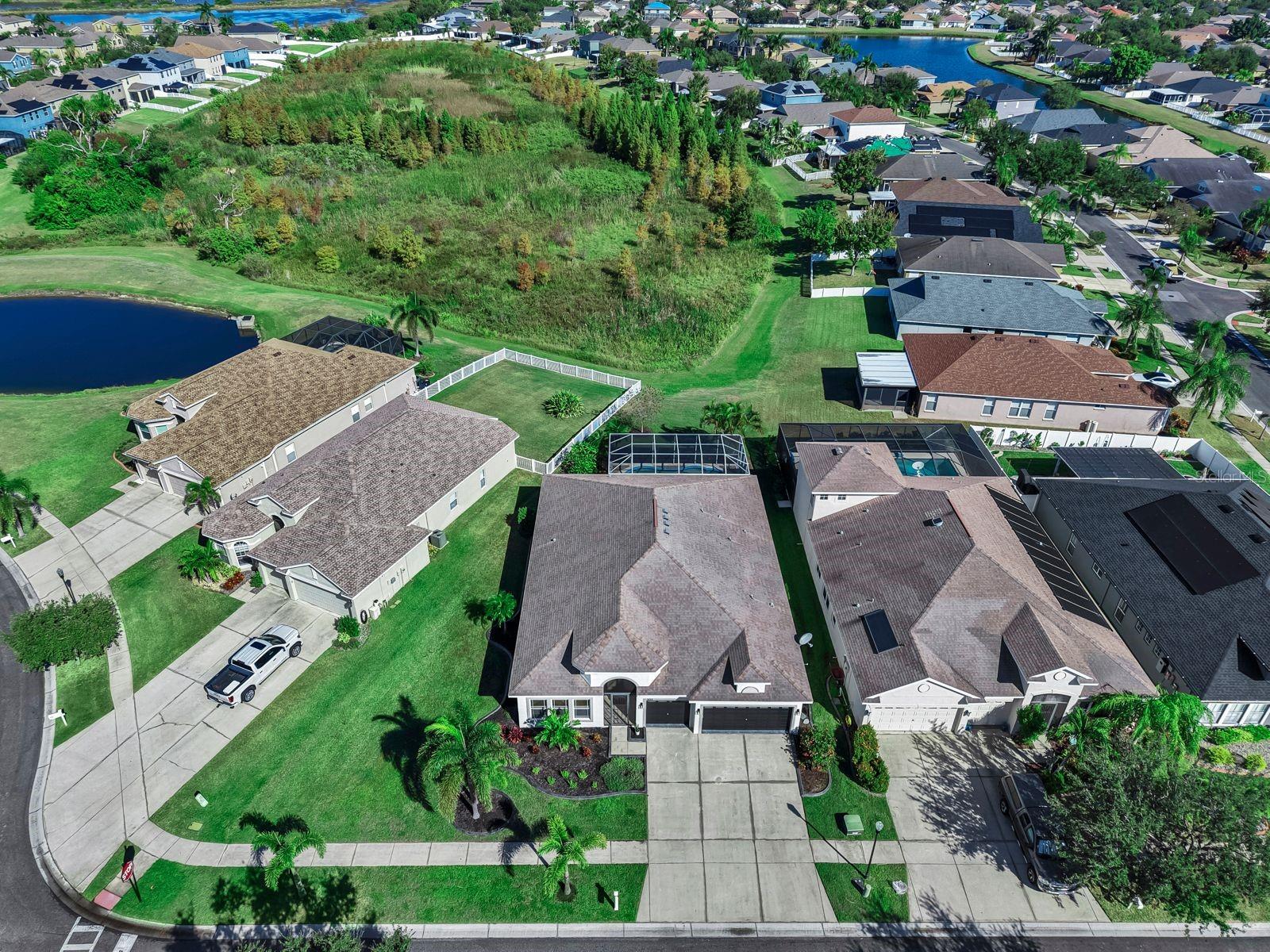 Image 57 of 70 For 302 York Dale Drive