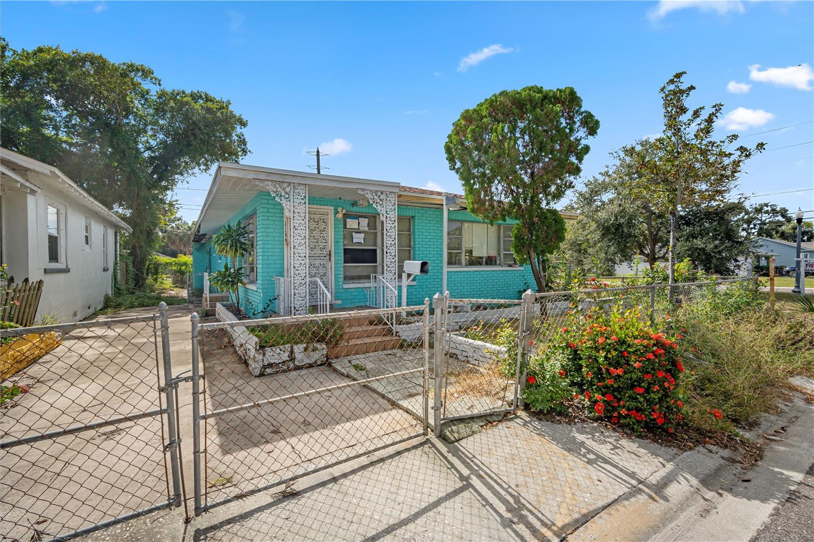 Image 3 of 20 For 2540 11th Avenue S B