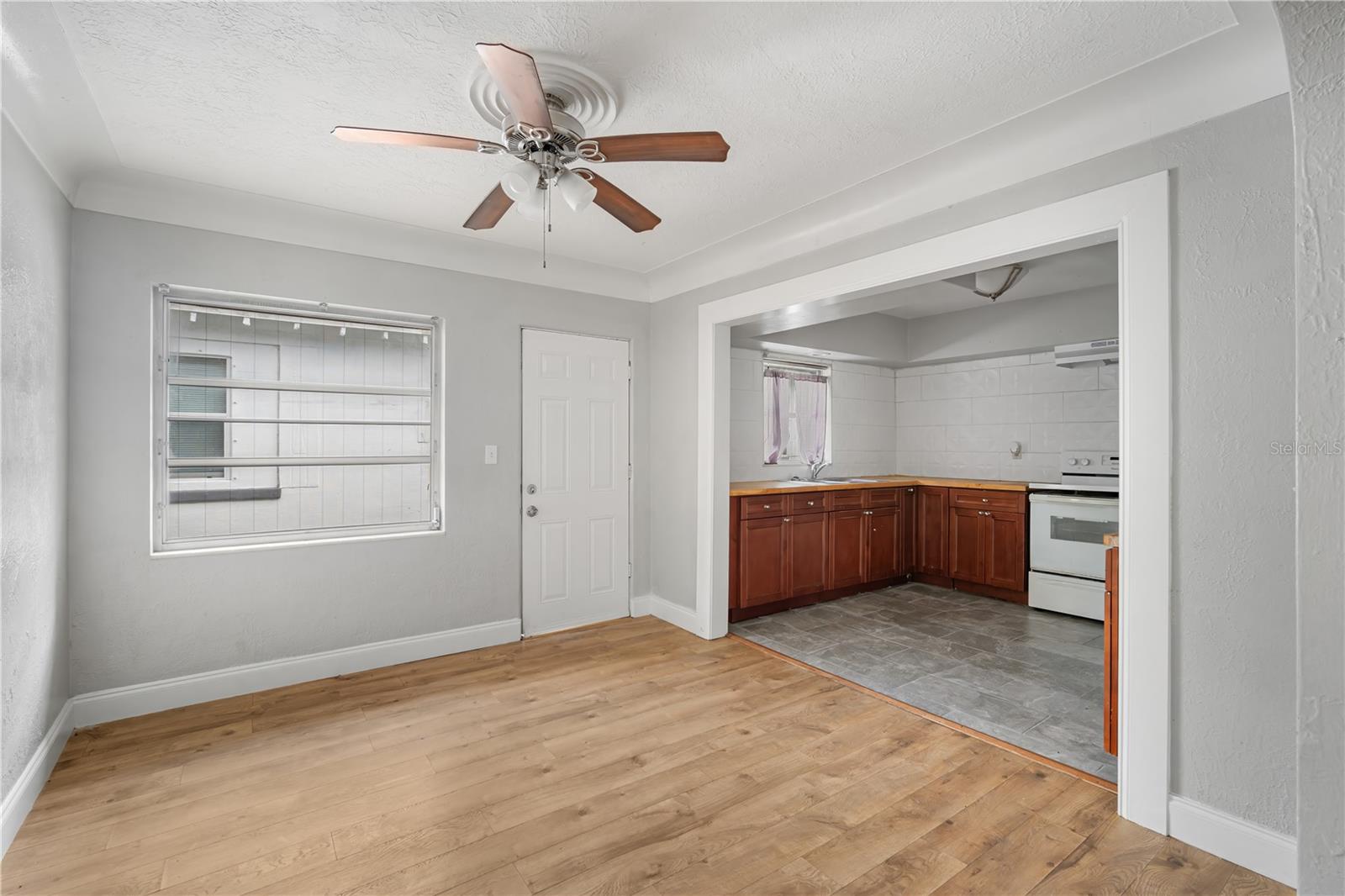 Image 9 of 20 For 2540 11th Avenue S B